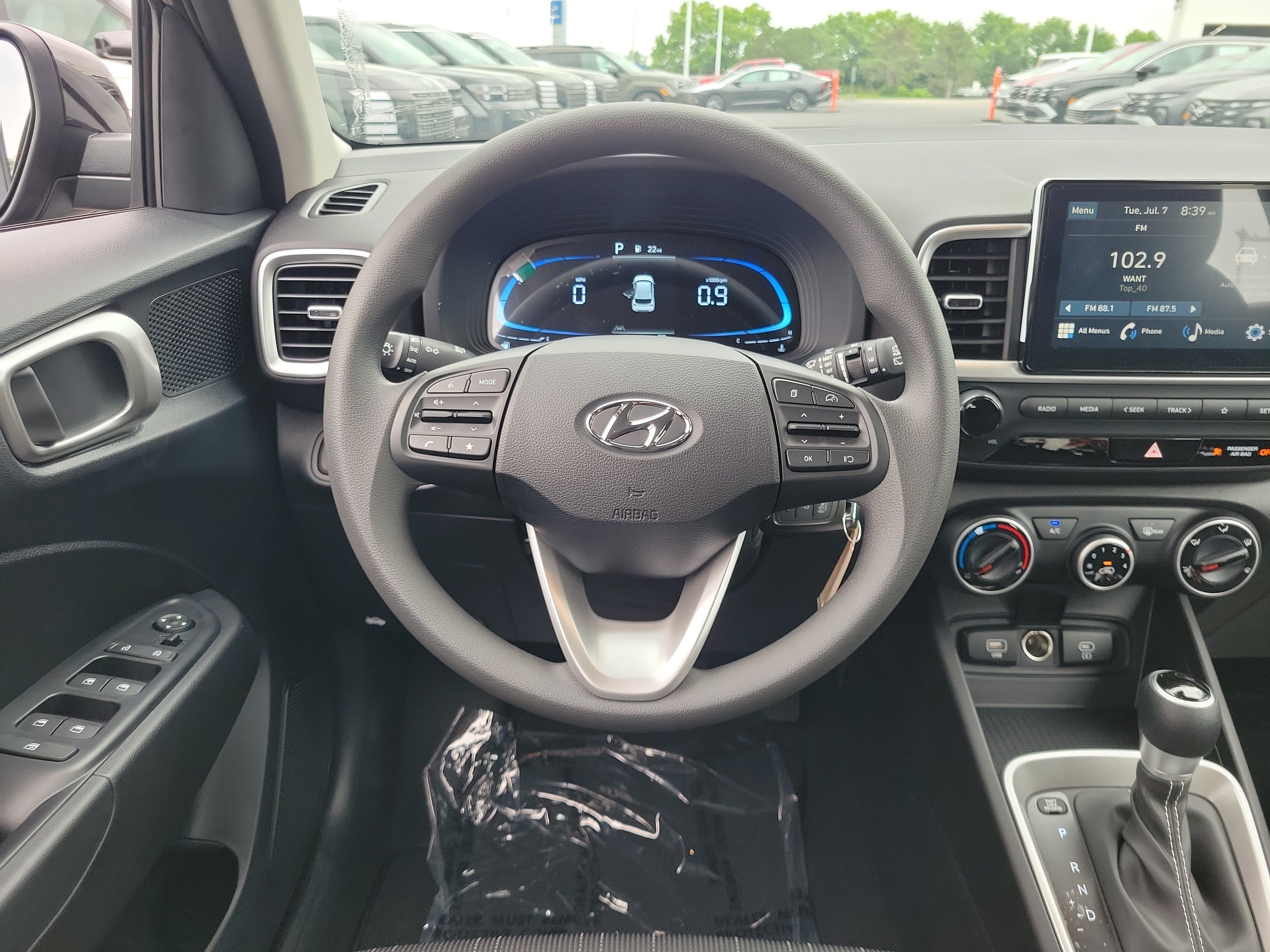 New 2026 Hyundai Venue SE FWD image 8