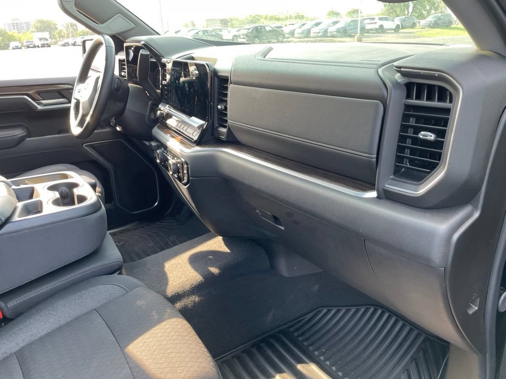 Used 2026 Chevrolet Silverado 1500 RST AWD/4WD image 10