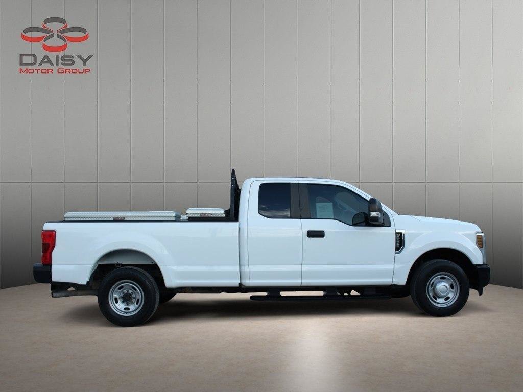 Used 2019 Ford F250 XL w/ Power Equipment Group RWD image 4