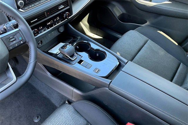 New 2026 Nissan Rogue SV image 6