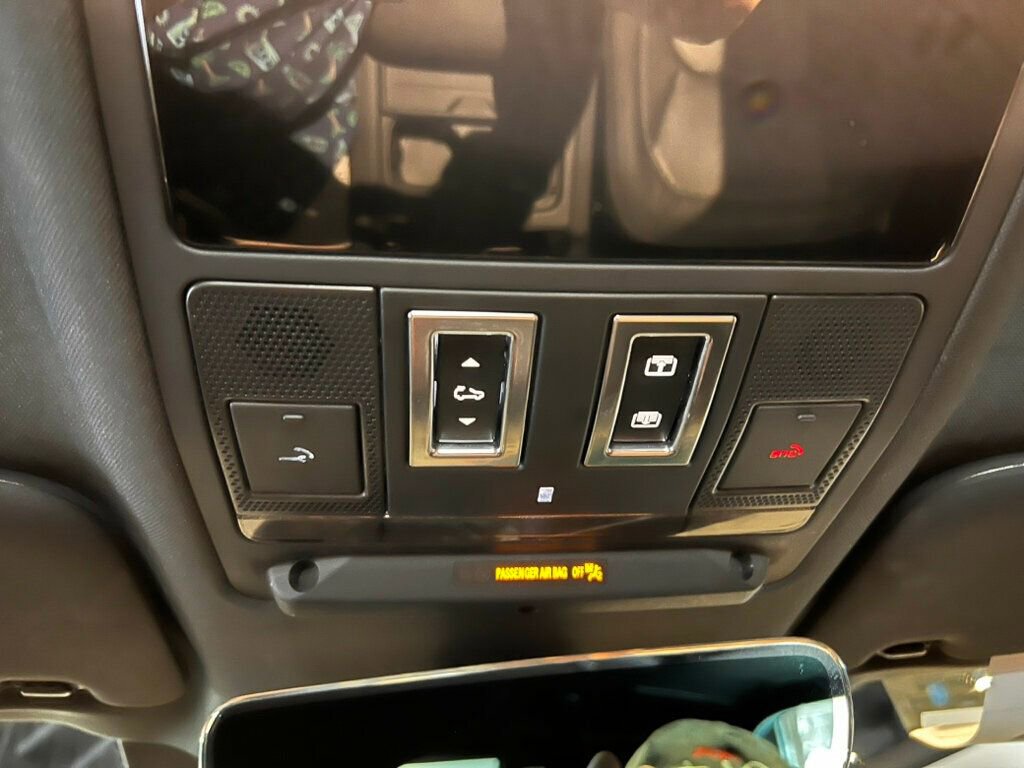 Used 2023 Land Rover Defender 110 X-Dynamic SE image 22