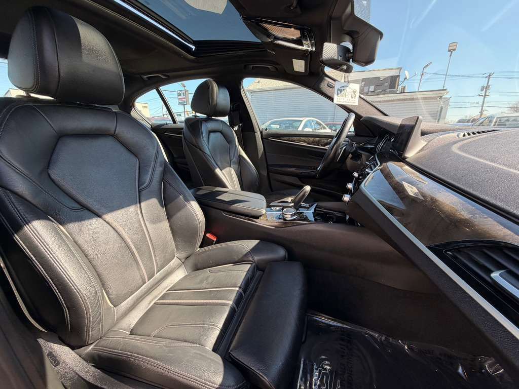 Used 2017 BMW 540i xDrive w/ Premium Package image 30