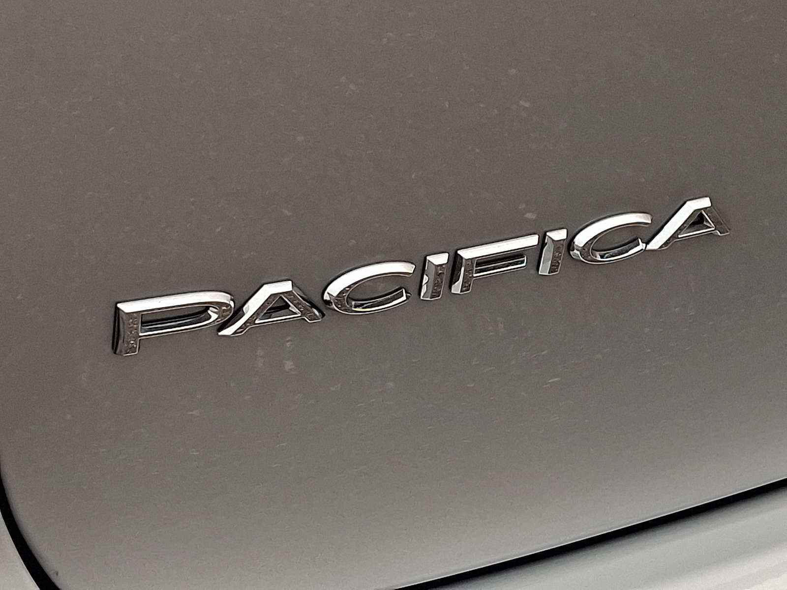 Used 2023 Chrysler Pacifica Limited FWD image 34
