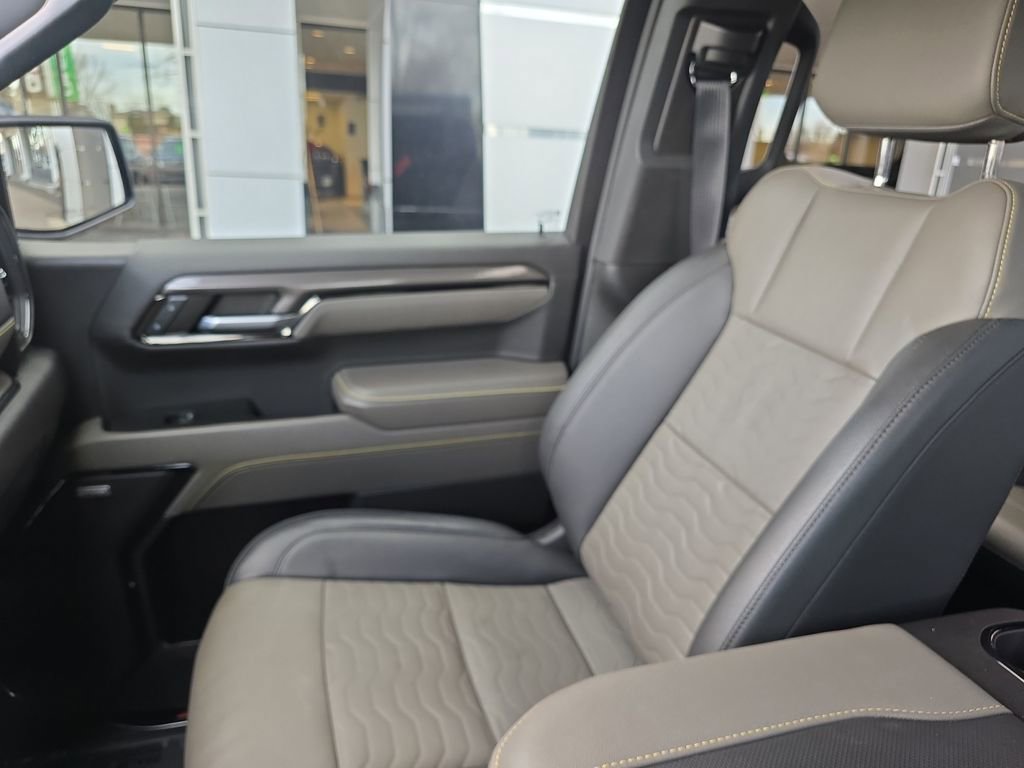 Used 2023 Chevrolet Silverado 1500 ZR2 w/ Technology Package image 25