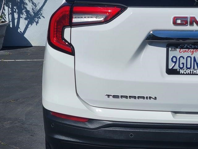 Certified 2023 GMC Terrain SLE w/ Driver Convenience Package image 11