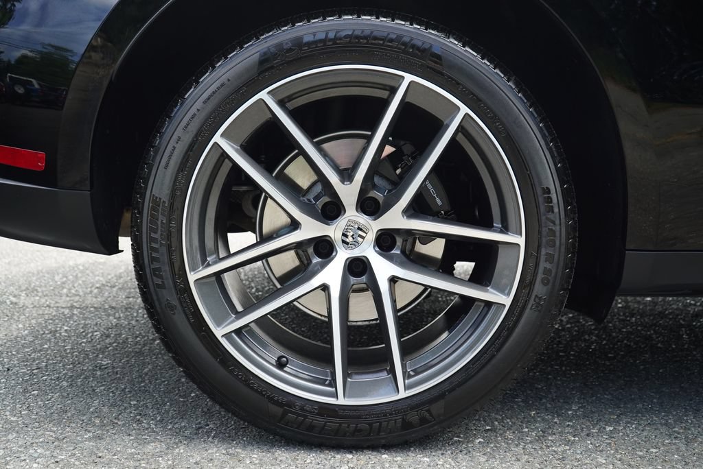 Used 2024 Porsche Macan AWD/4WD image 39