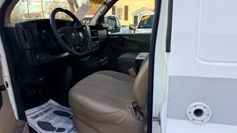 Used 2011 Chevrolet Express 2500 RWD image 11