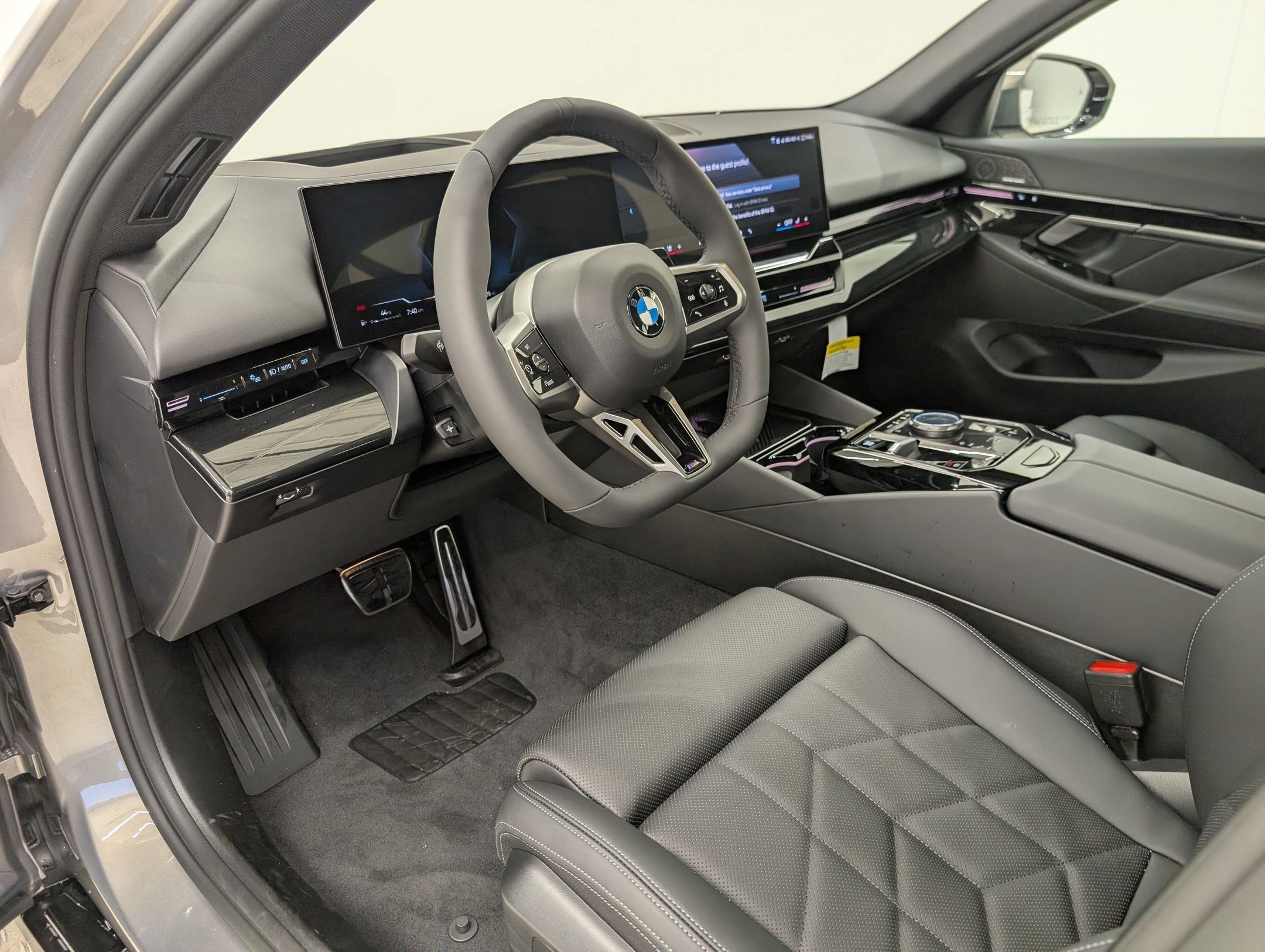 New 2026 BMW 530i RWD image 4
