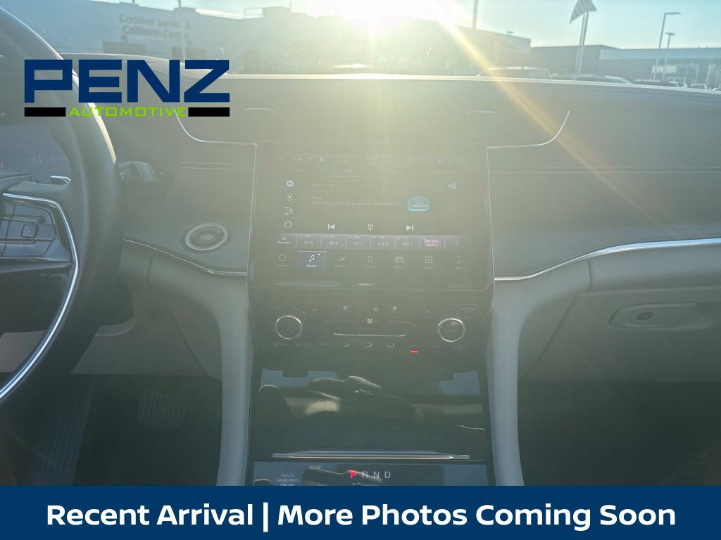 Used 2021 Jeep Grand Cherokee L Overland w/ Luxury Tech Group IV AWD/4WD image 20