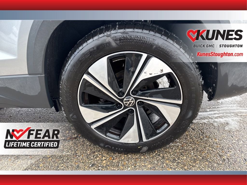 Used 2025 Volkswagen Taos SE AWD/4WD image 17