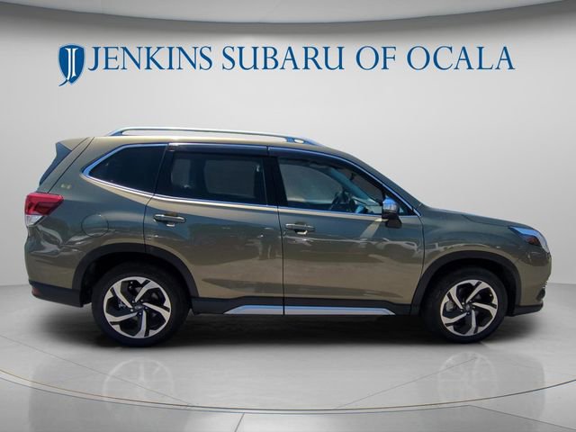Used 2023 Subaru Forester Touring AWD/4WD image 2