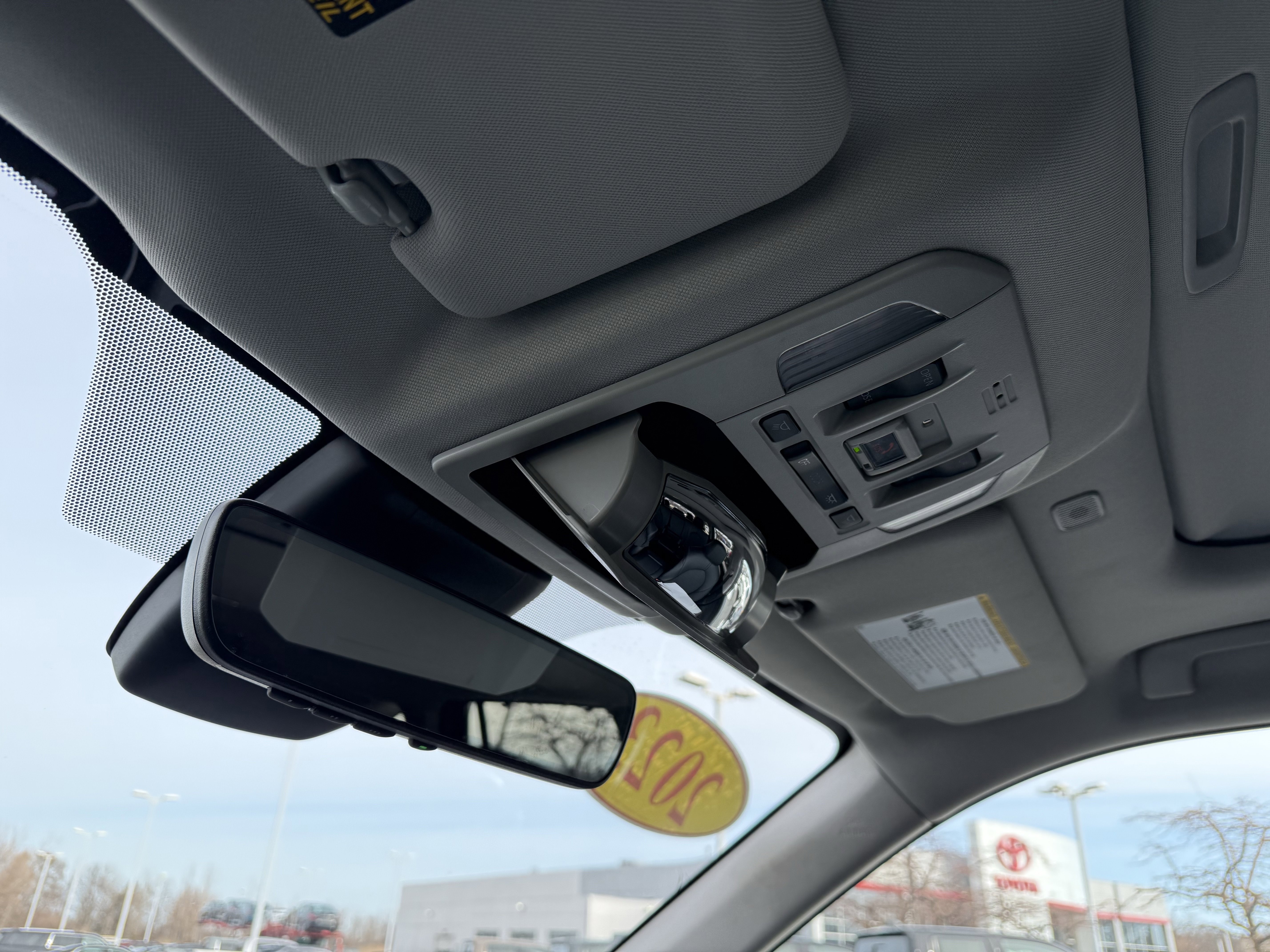 Used 2023 Toyota Highlander XLE image 29