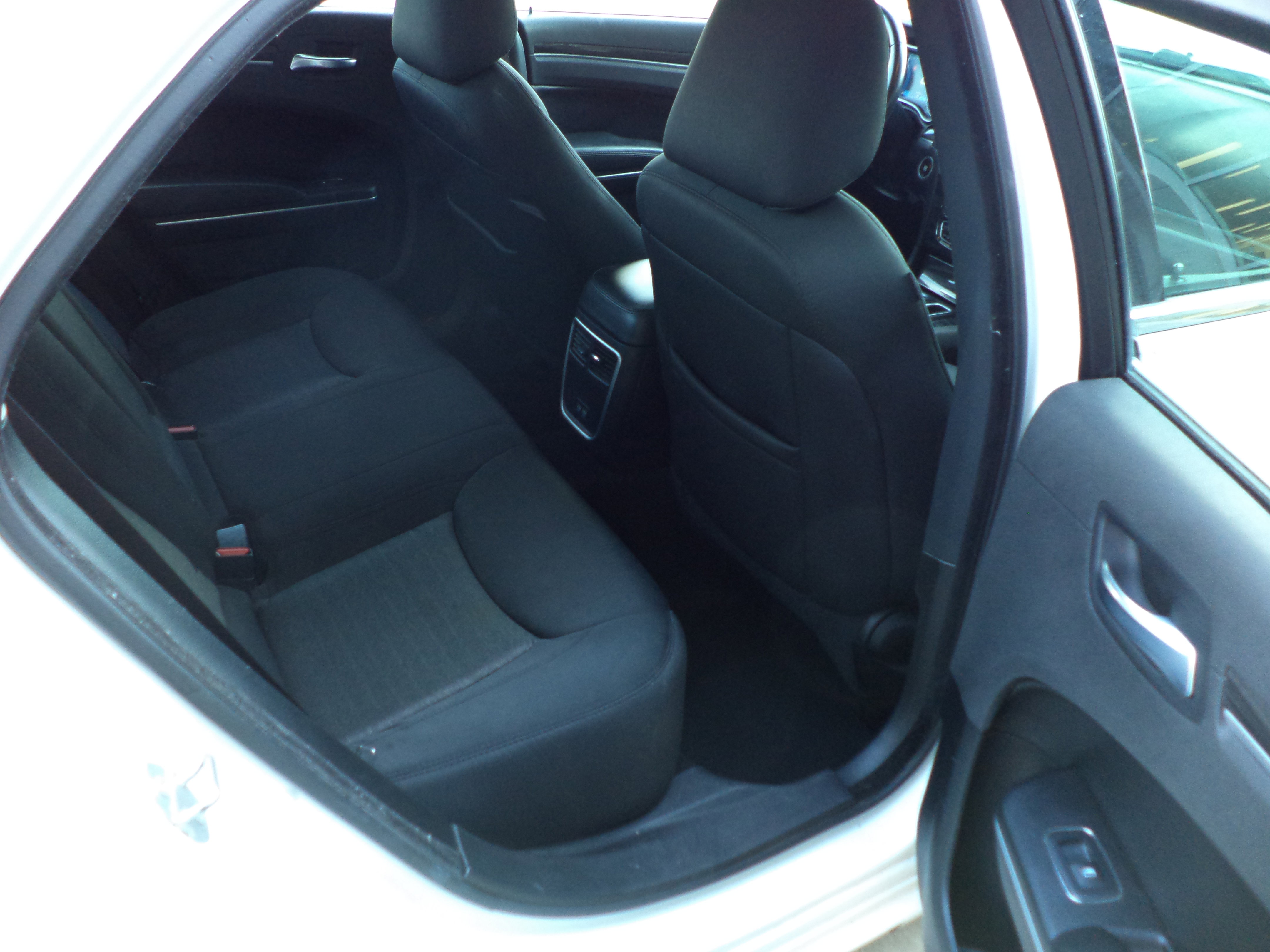 Used 2021 Chrysler 300 Touring w/ Driver Convenience Group image 7