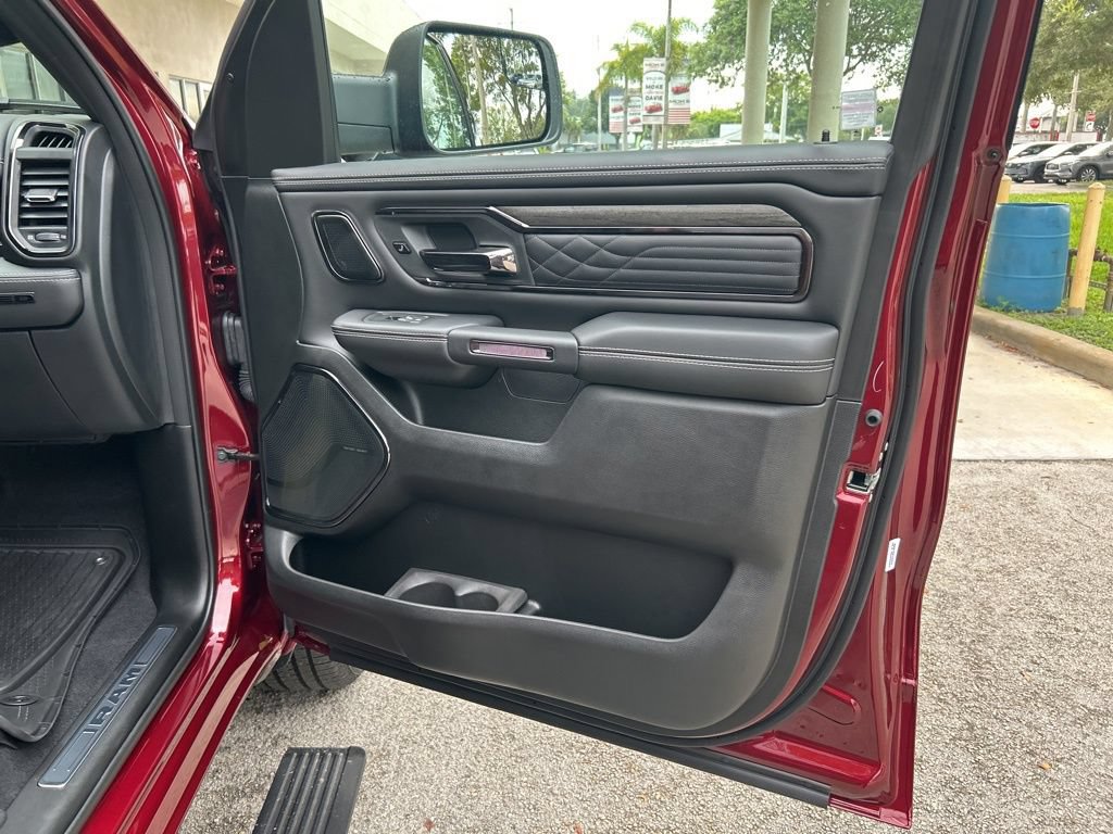 New 2025 RAM 1500 Limited w/ Body Color Bumper Group AWD/4WD image 32
