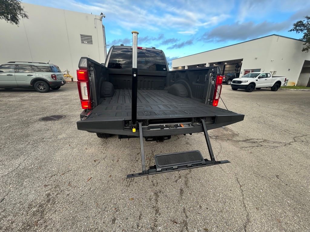Certified 2022 Ford F350 Platinum image 38