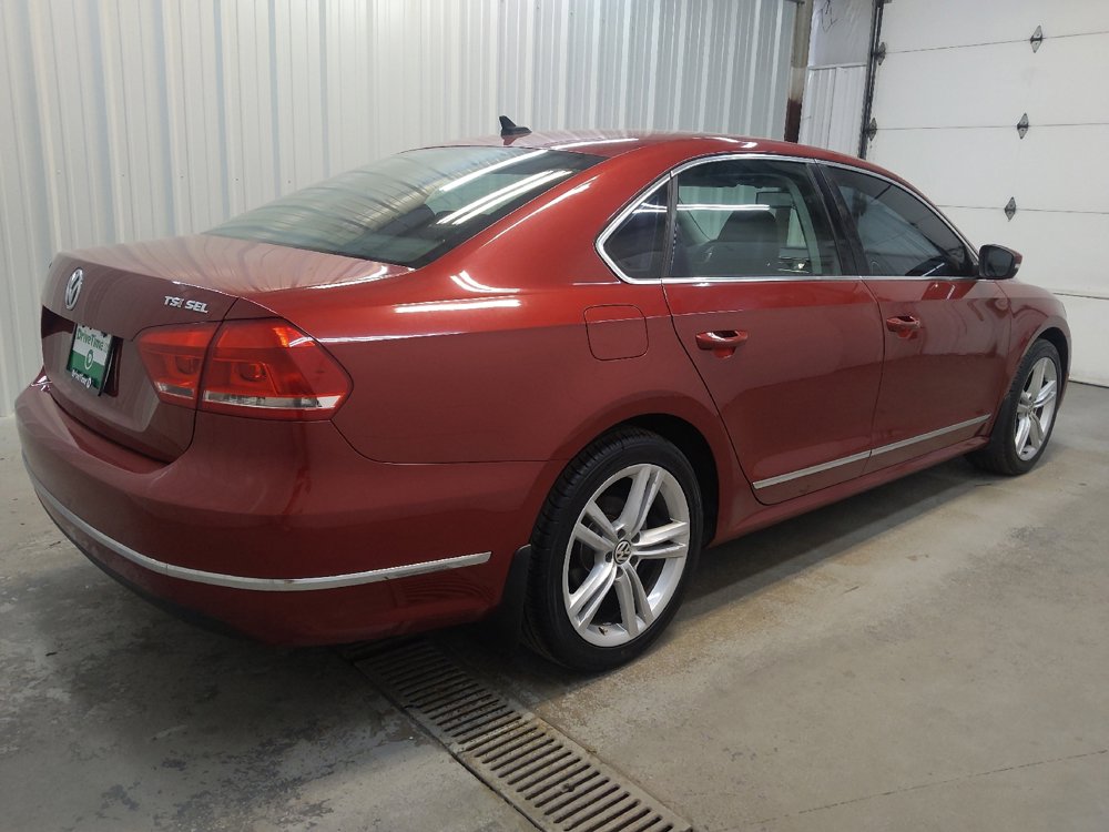 Used 2015 Volkswagen Passat 1.8T SEL Premium image 10