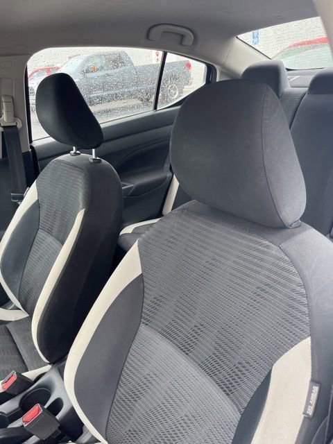 Used 2021 Nissan Versa SV image 10