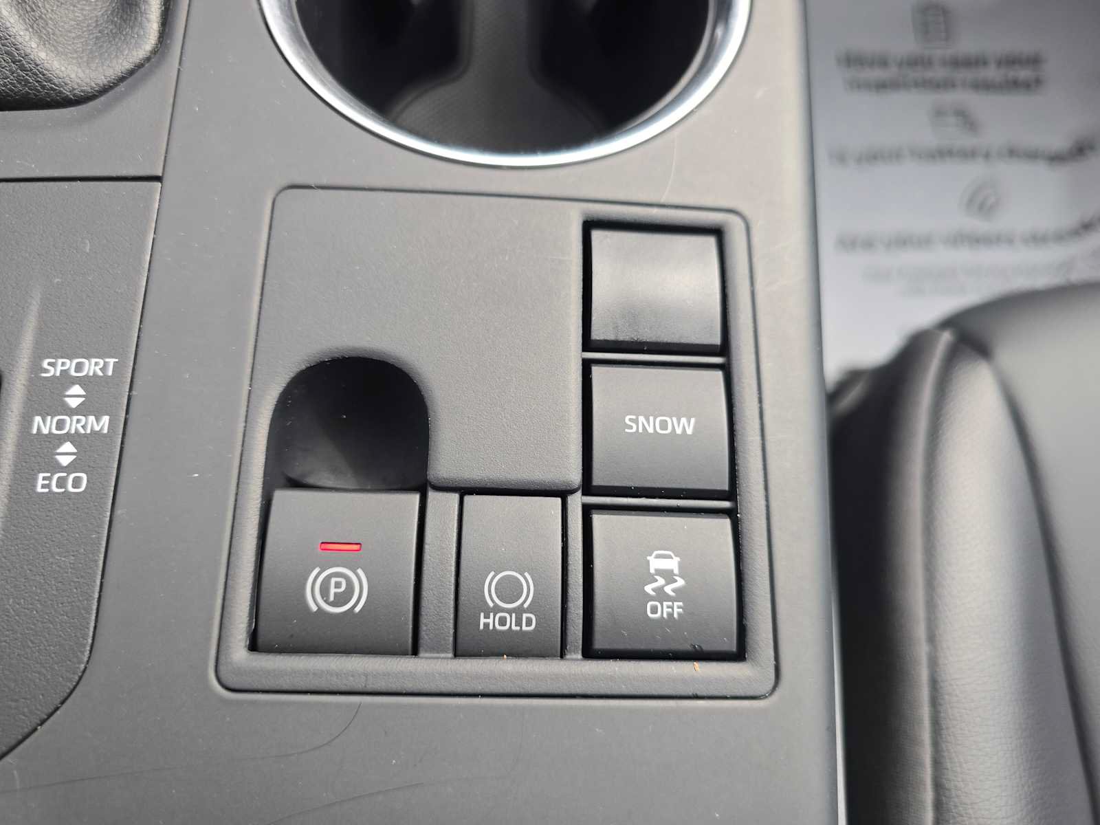 Certified 2025 Toyota Highlander XLE FWD image 34