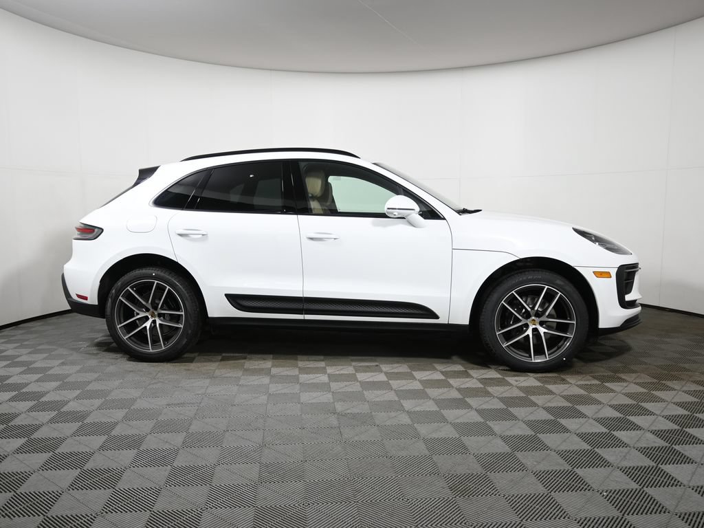 Used 2026 Porsche Macan AWD/4WD image 8