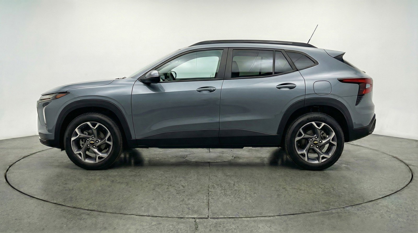 Used 2025 Chevrolet Trax LT image 5