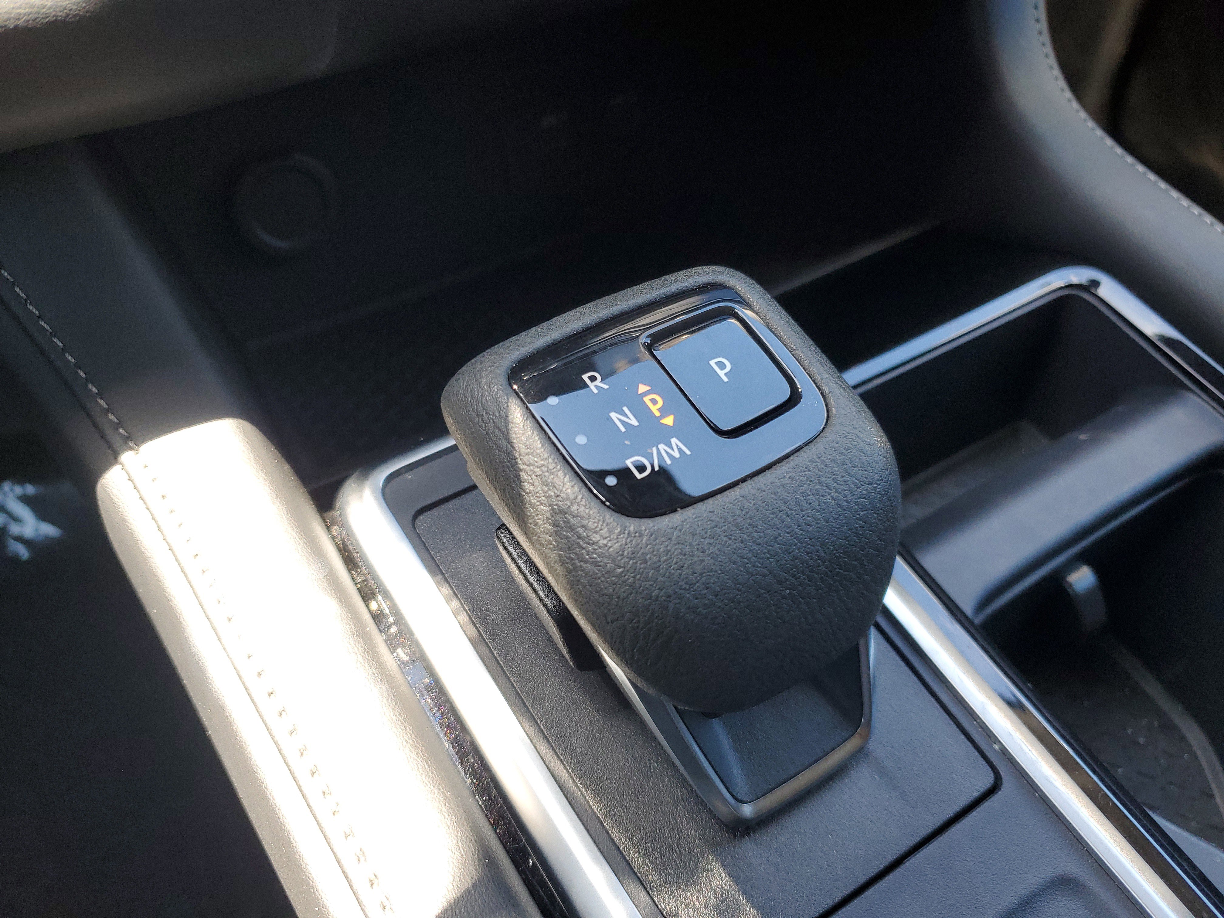 Used 2024 Nissan Pathfinder SV image 24