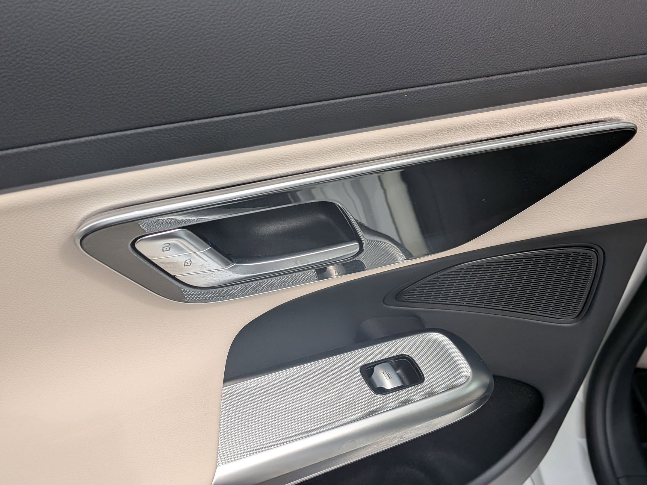 Used 2025 Mercedes-Benz E 450 4MATIC Sedan image 27