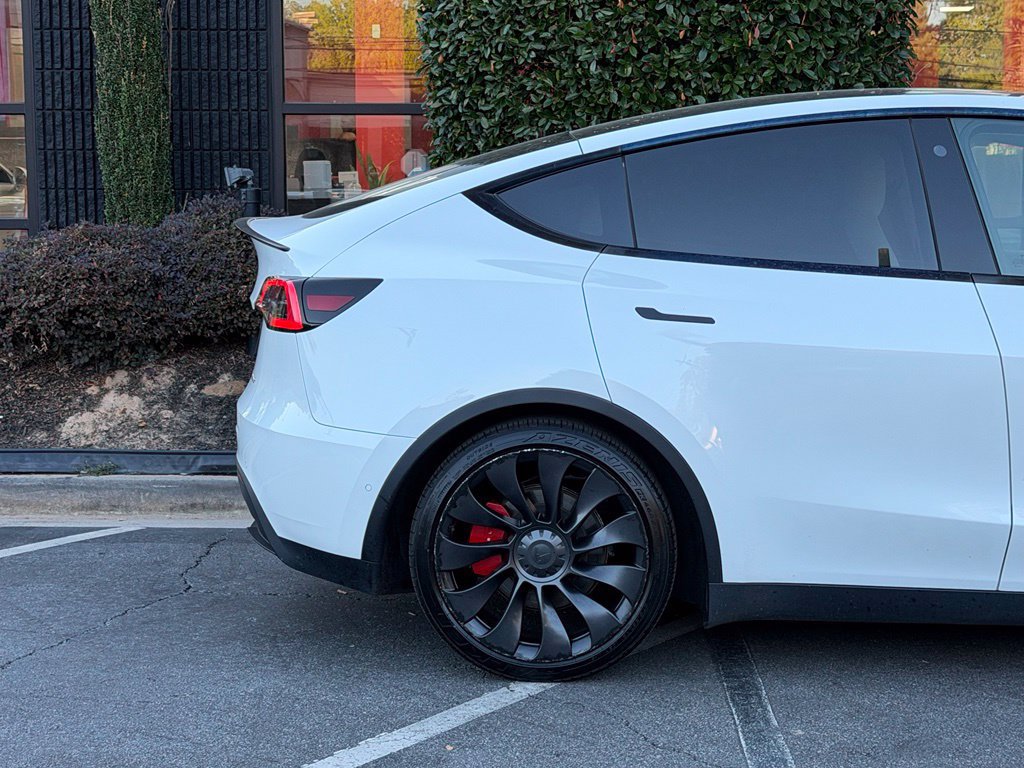 Used 2022 Tesla Model Y Performance AWD/4WD image 22