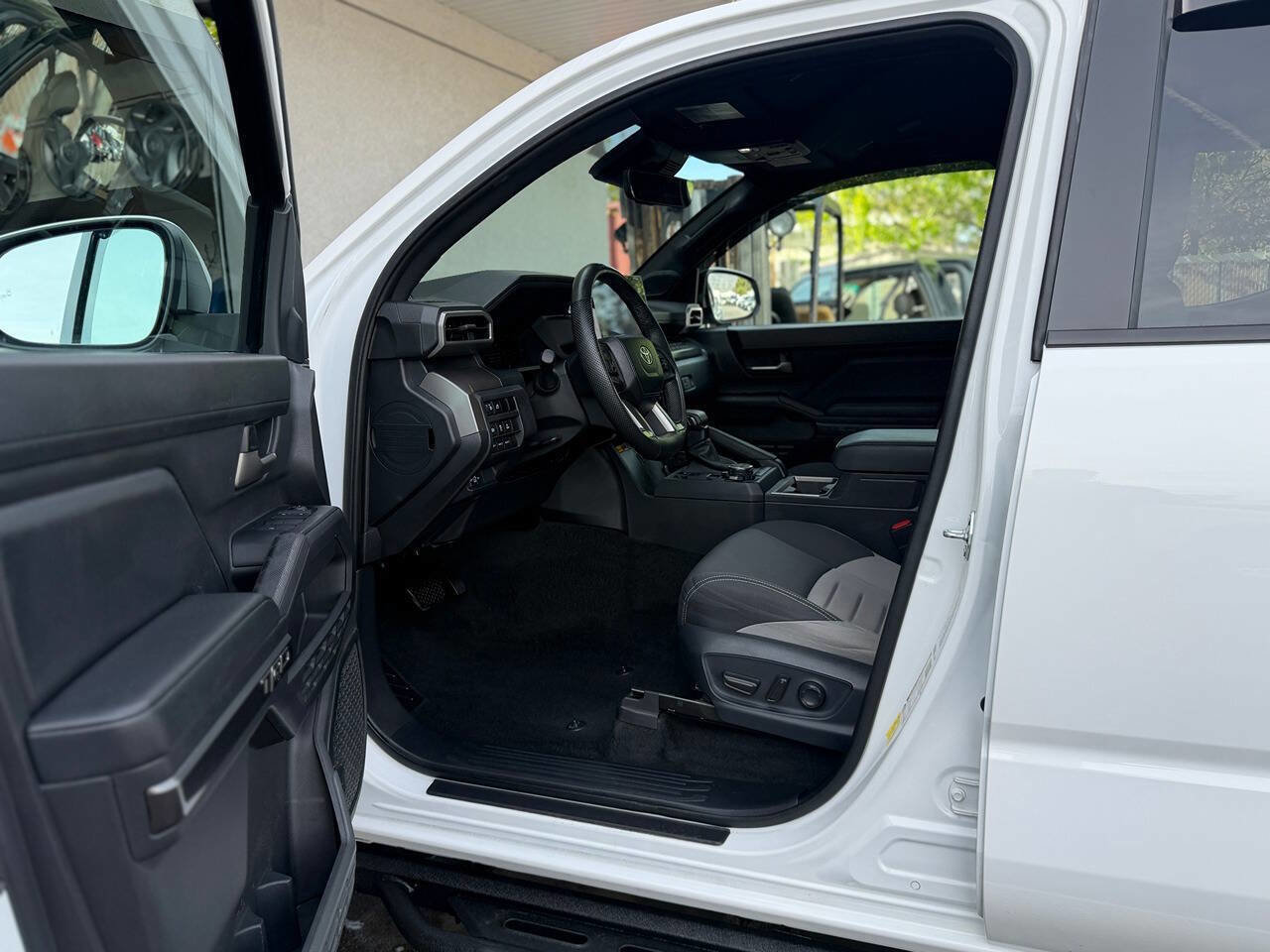 Used 2024 Toyota Tacoma TRD Off-Road w/ TRD Off Road Upgrade Package image 2