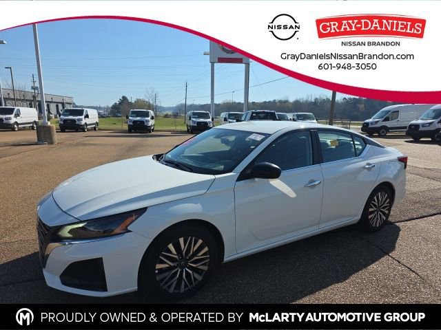 Used 2025 Nissan Altima 2.5 SV video 1