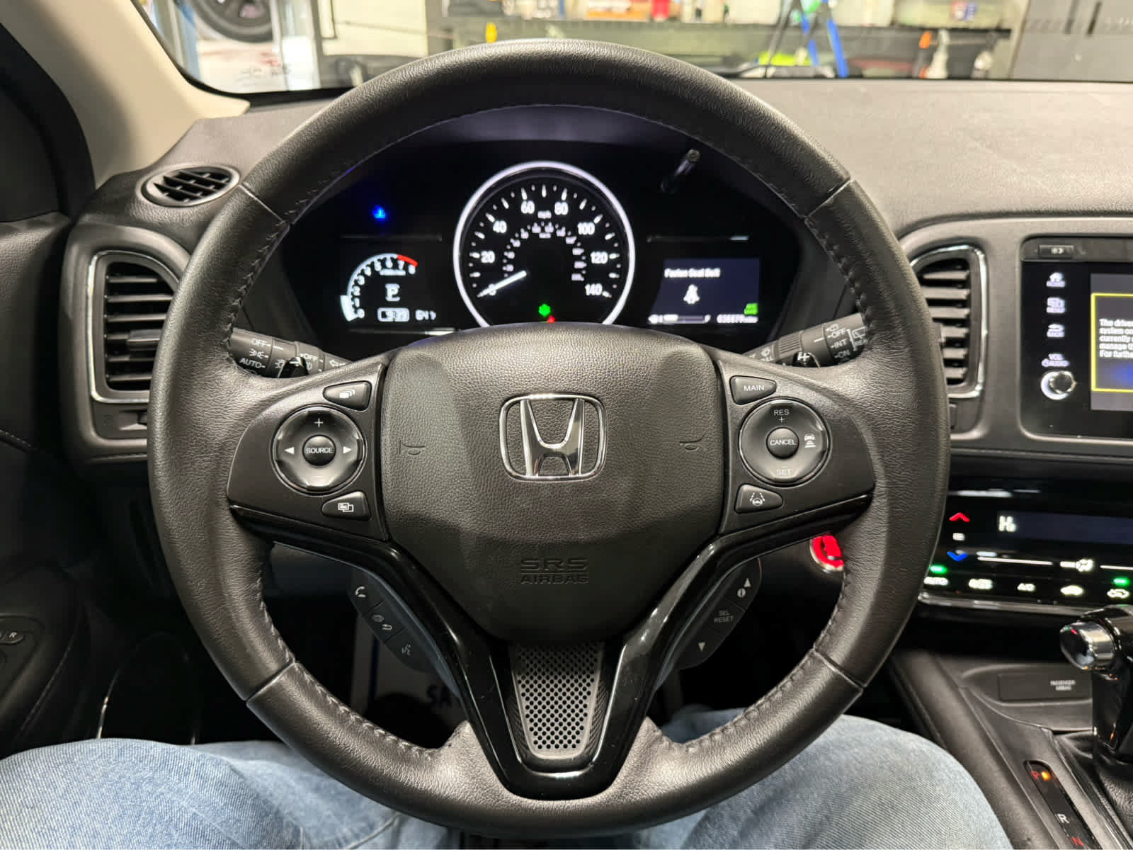 Used 2020 Honda HR-V Touring image 12