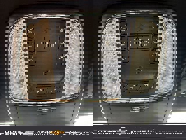 Used 2023 Chrysler 300 C image 32