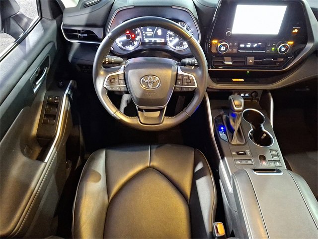 Certified 2024 Toyota Highlander XLE image 18