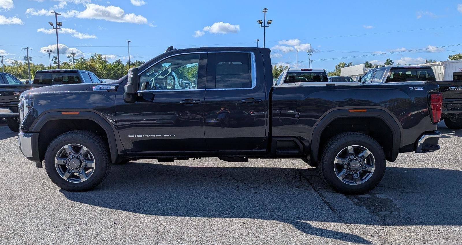 New 2026 GMC Sierra 2500 SLE w/ SLE Value Package; AWD/4WD image 5