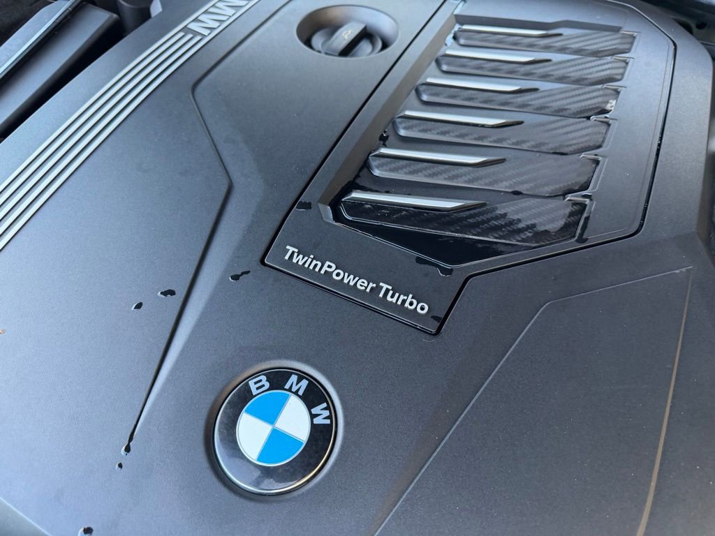 Used 2022 BMW 740i xDrive w/ M Sport Package image 13