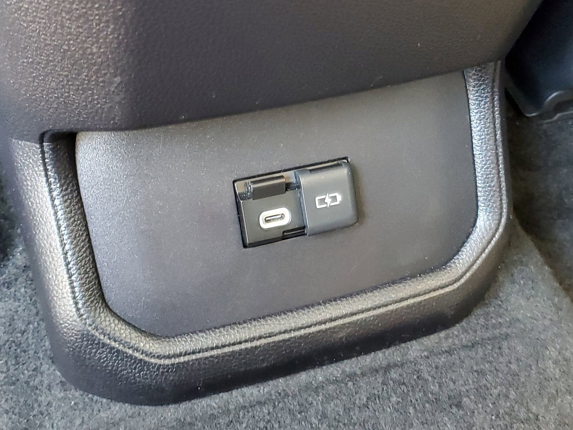 Used 2023 Toyota Highlander L image 14