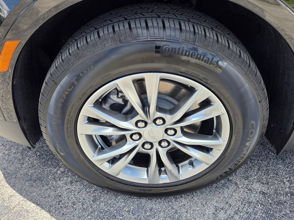 Used 2022 Cadillac XT5 Premium Luxury w/ Technology Package FWD image 6