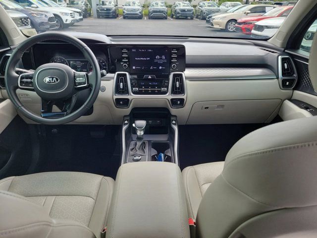 Used 2021 Kia Sorento S image 2