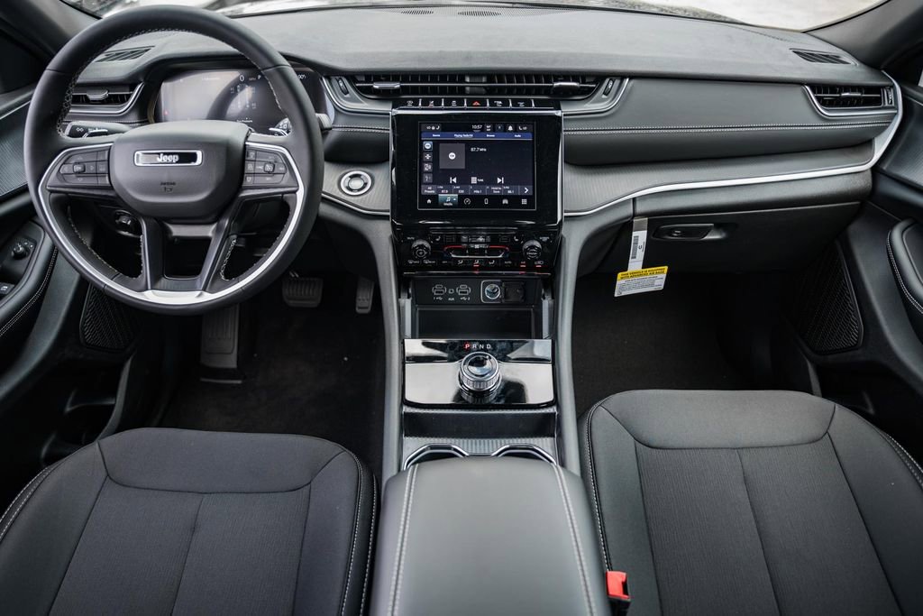 New 2025 Jeep Grand Cherokee Laredo X w/ Luxury Tech Group I image 19