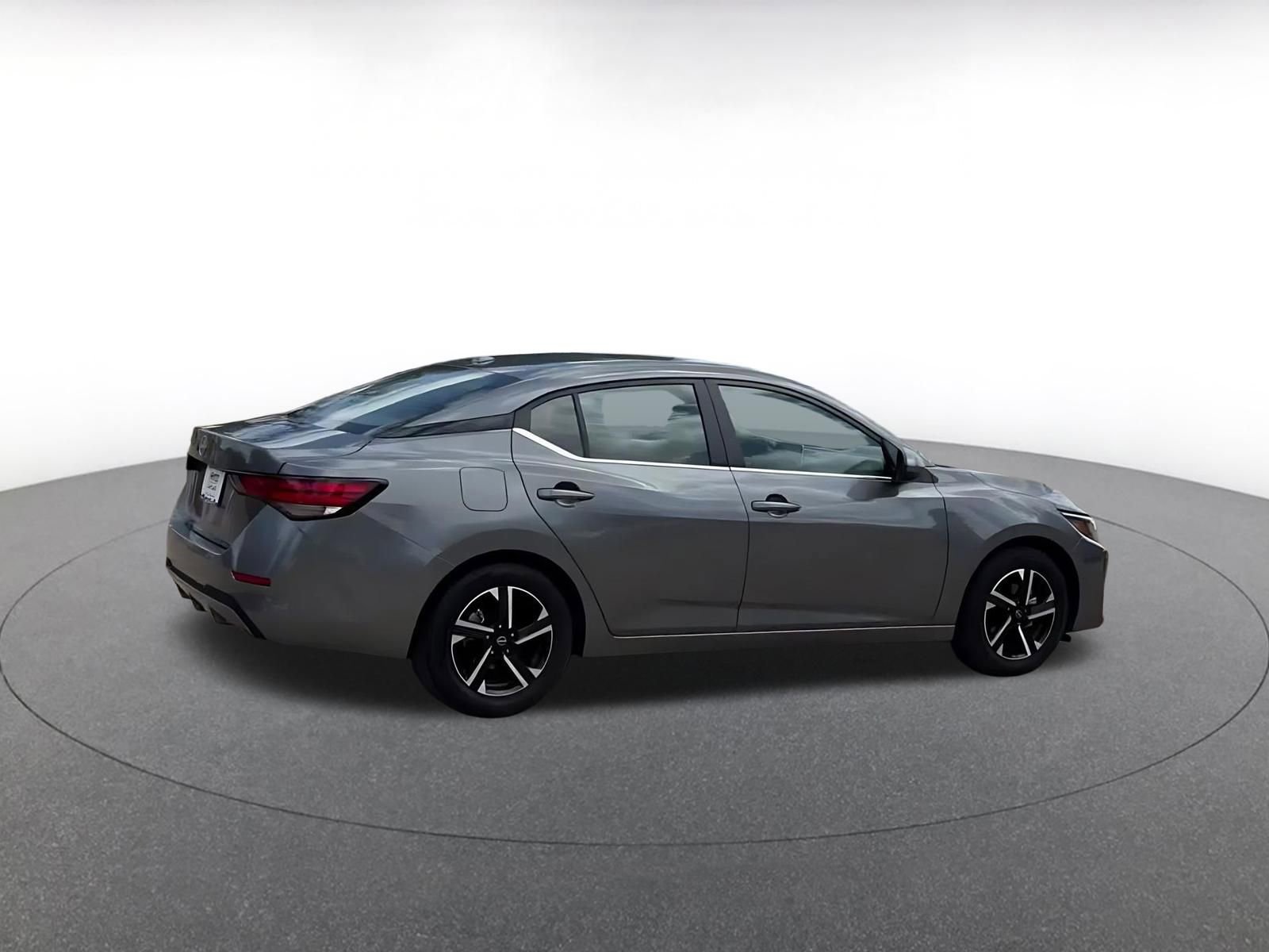 Used 2025 Nissan Sentra SV image 15