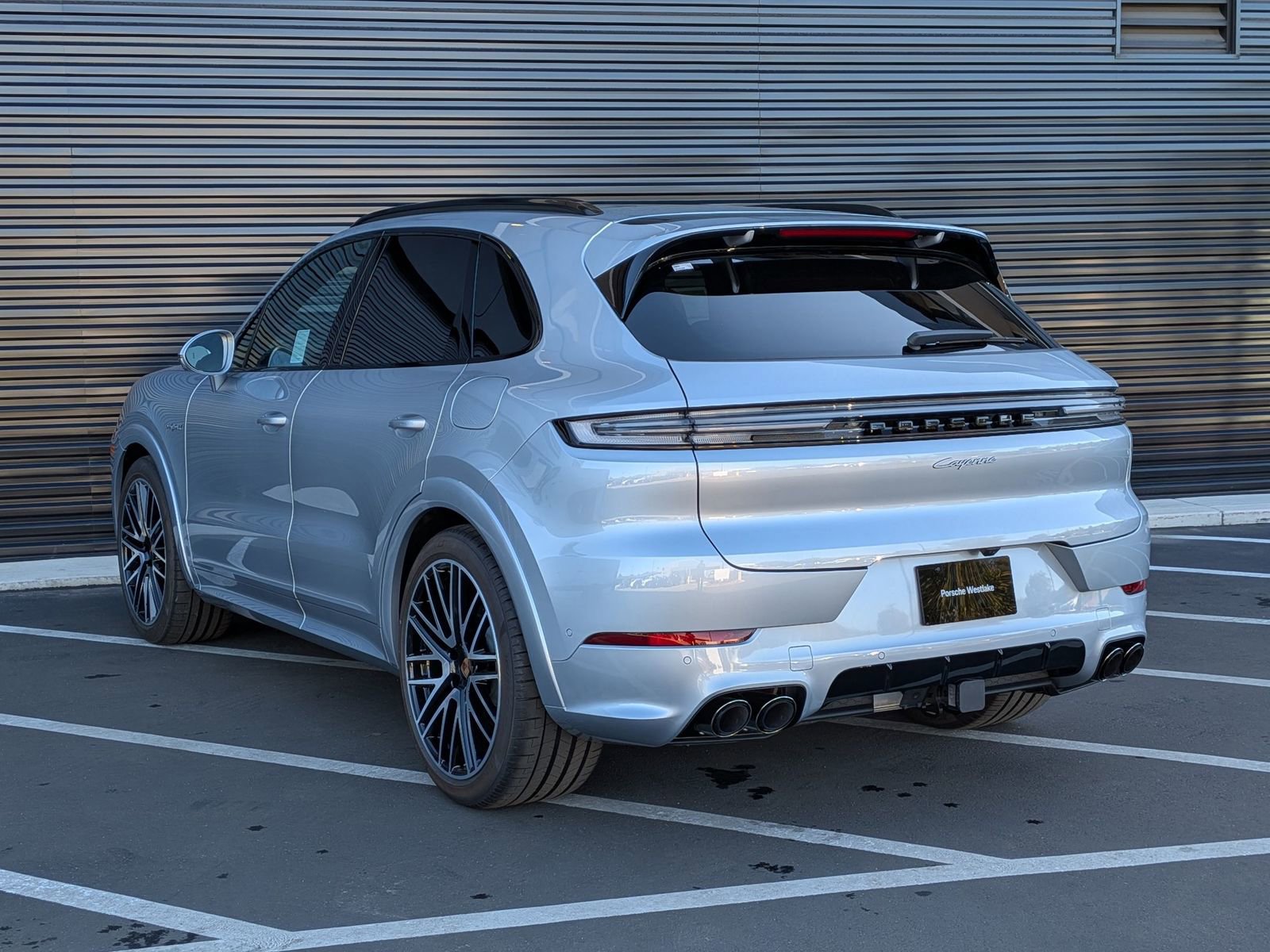 New 2026 Porsche Cayenne E-Hybrid image 3