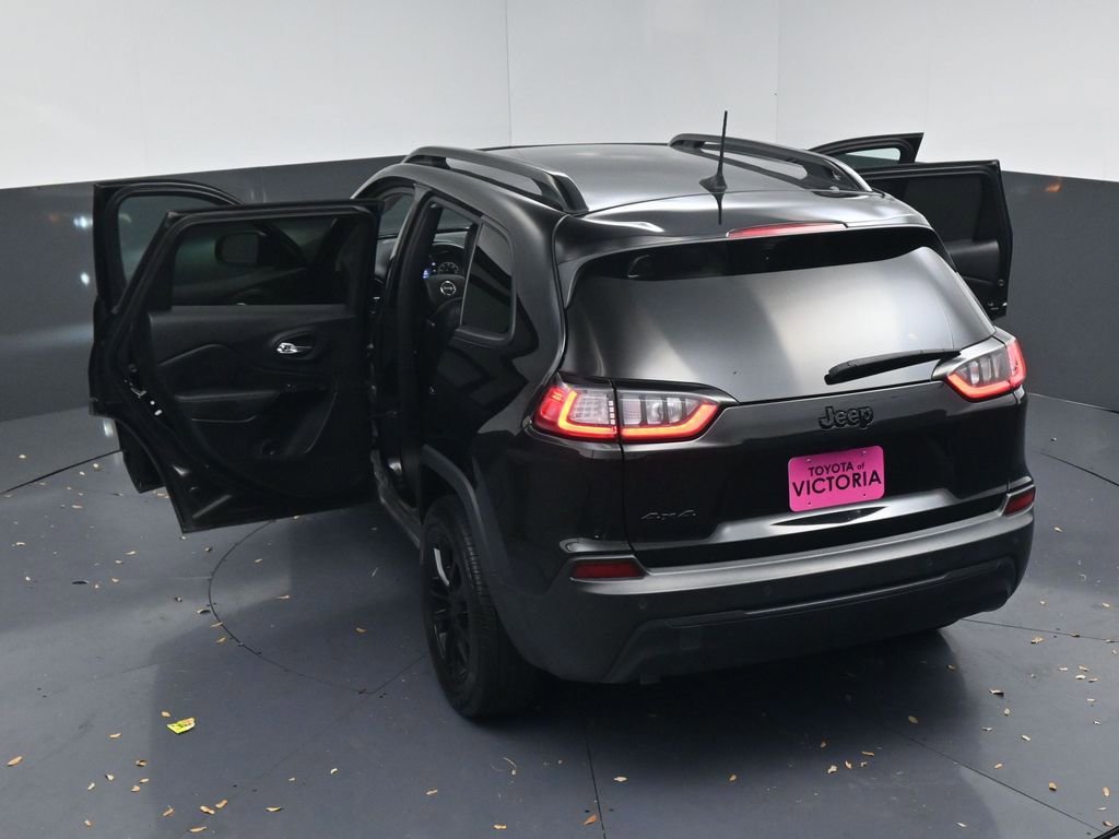 Used 2023 Jeep Cherokee Altitude Lux image 18