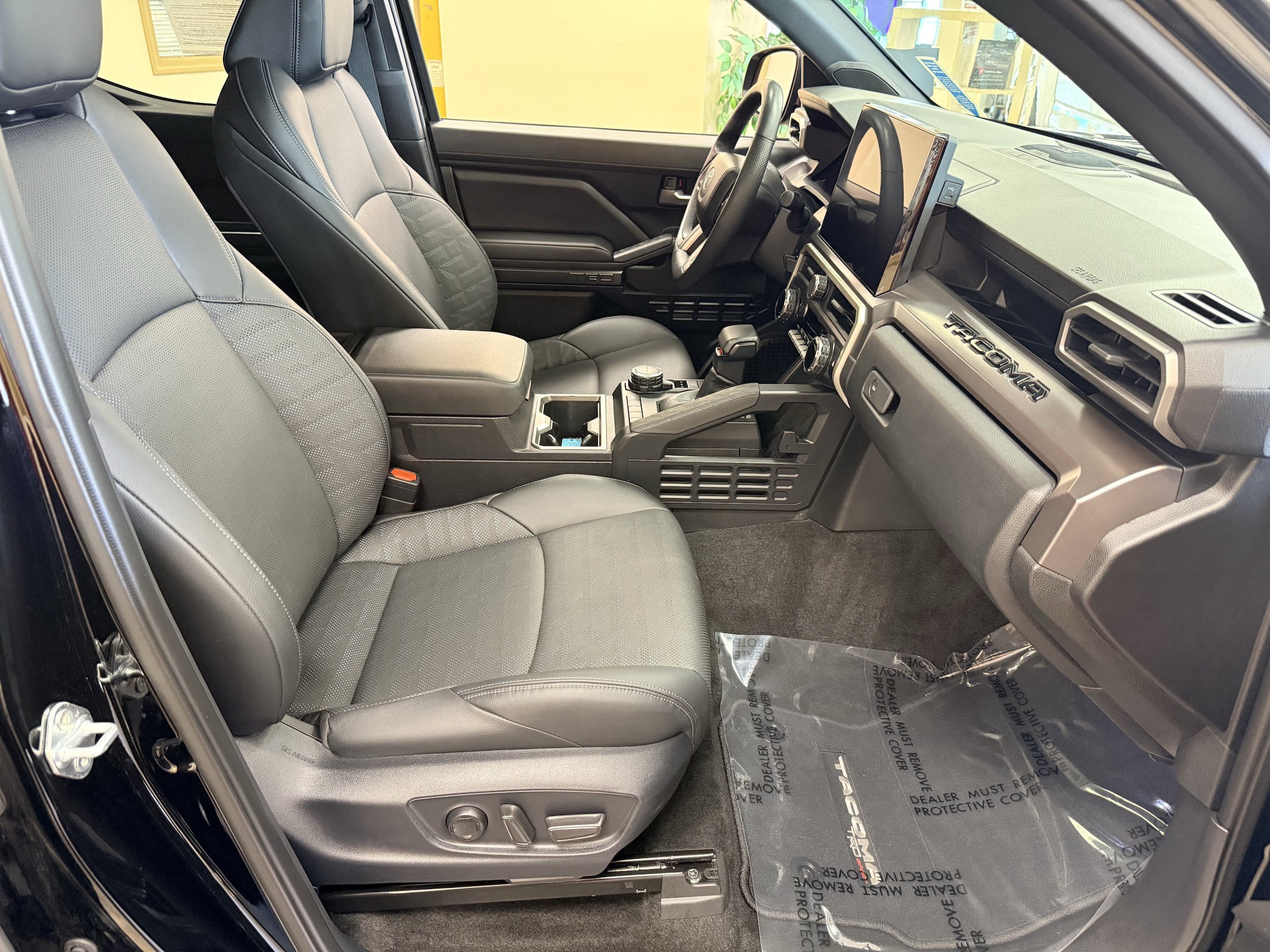 Used 2024 Toyota Tacoma TRD Sport w/ TRD Sport Premium Package AWD/4WD image 26