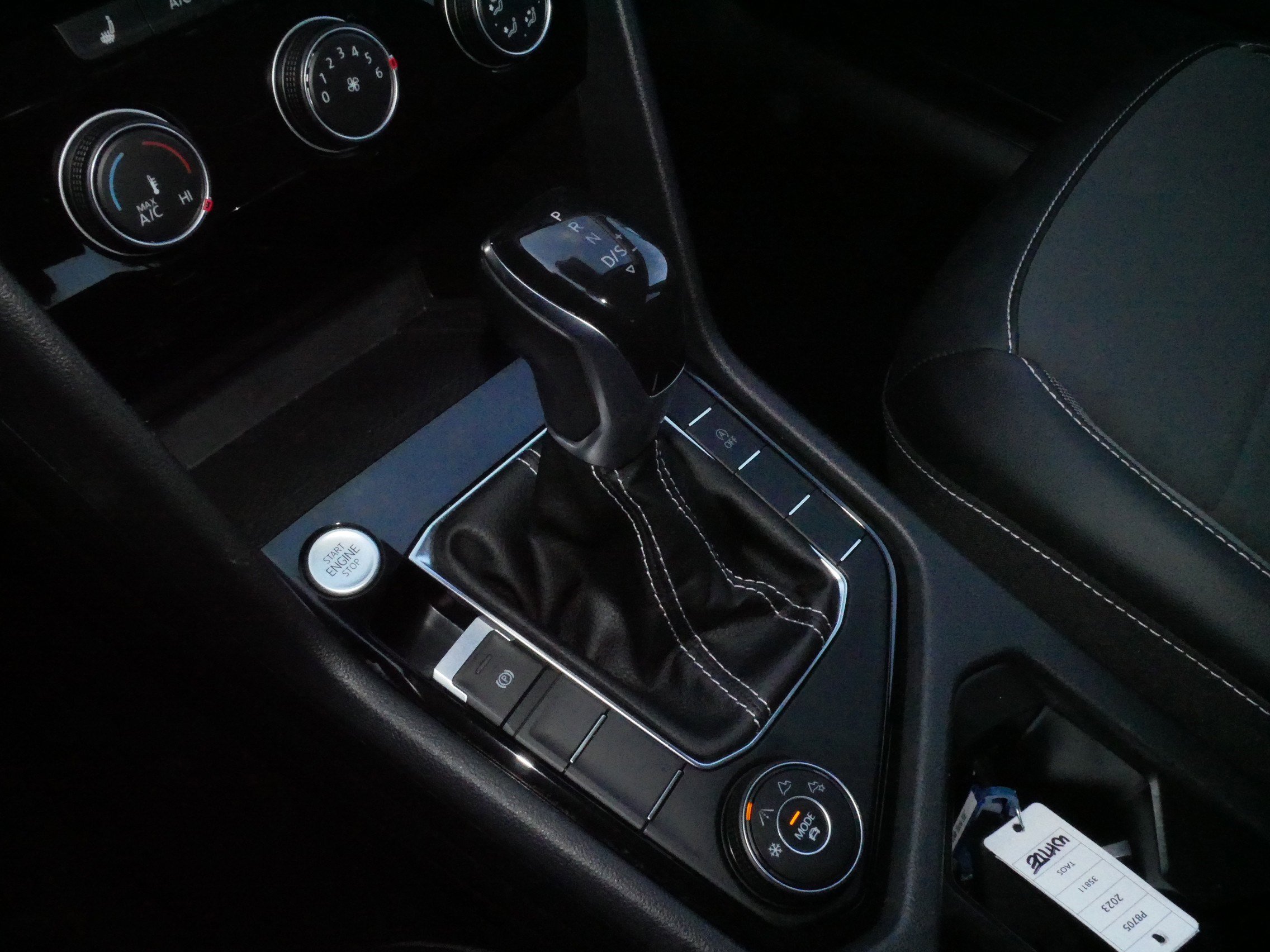 Certified 2023 Volkswagen Taos SE w/ Panoramic Sunroof Package image 24