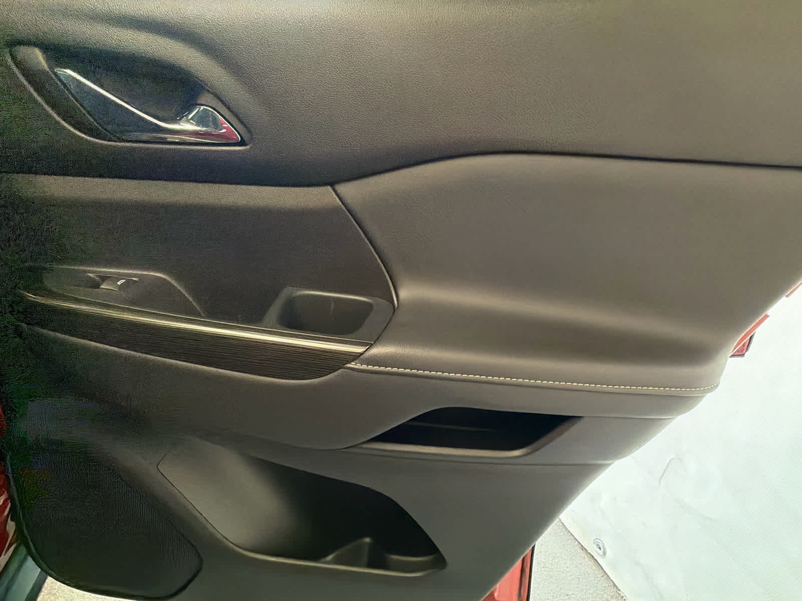 Used 2023 GMC Acadia SLT FWD image 38