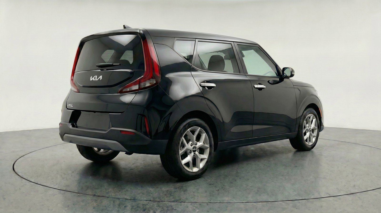 Used 2025 Kia Soul LX w/ LX Technology Package FWD image 9