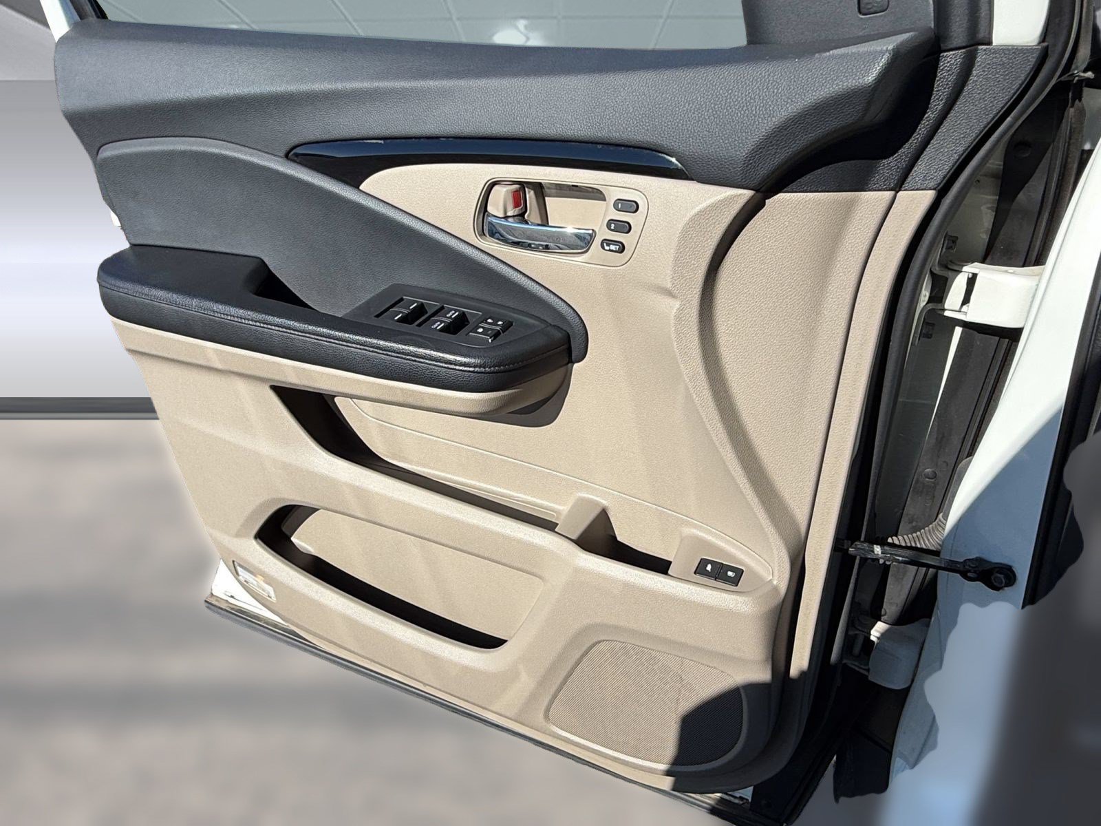 Used 2016 Honda Pilot Elite image 14