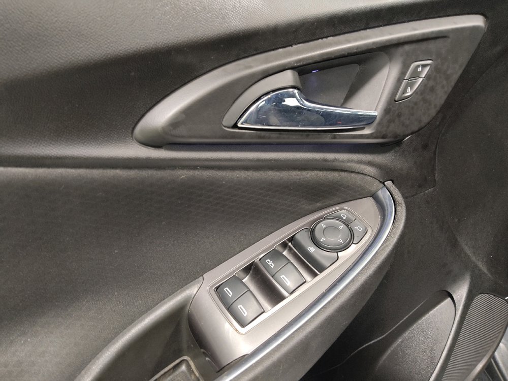 Used 2018 Chevrolet Malibu LT FWD image 27
