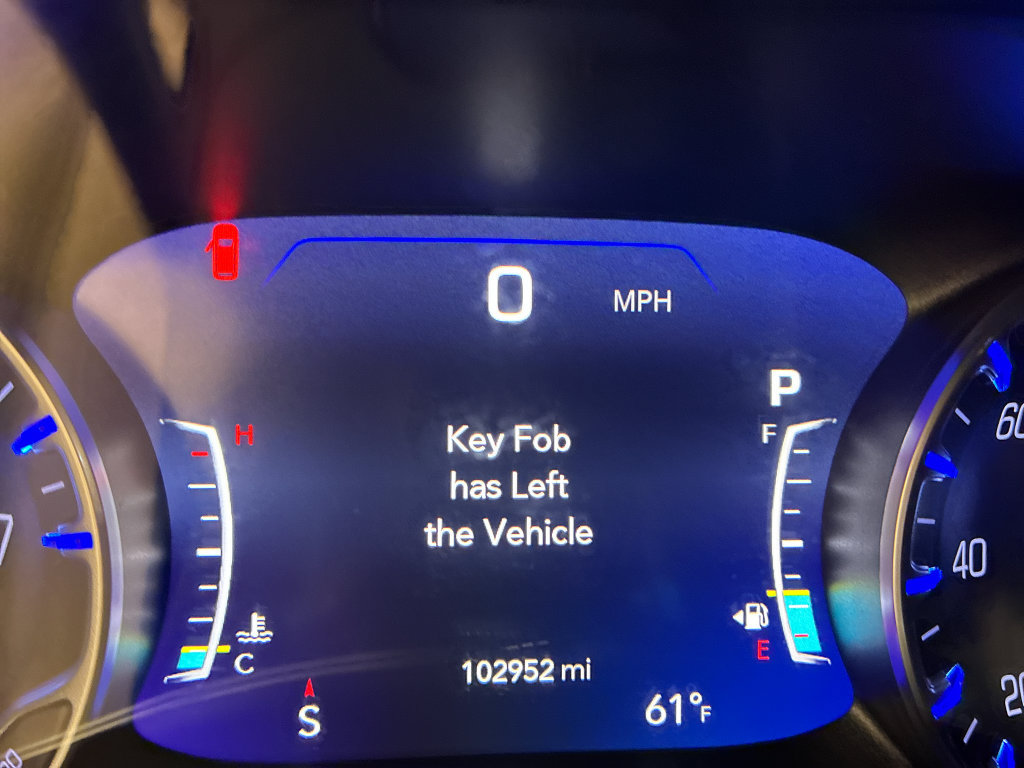 Used 2019 Chrysler Pacifica Touring-L Plus w/ Tire & Wheel Group FWD image 14