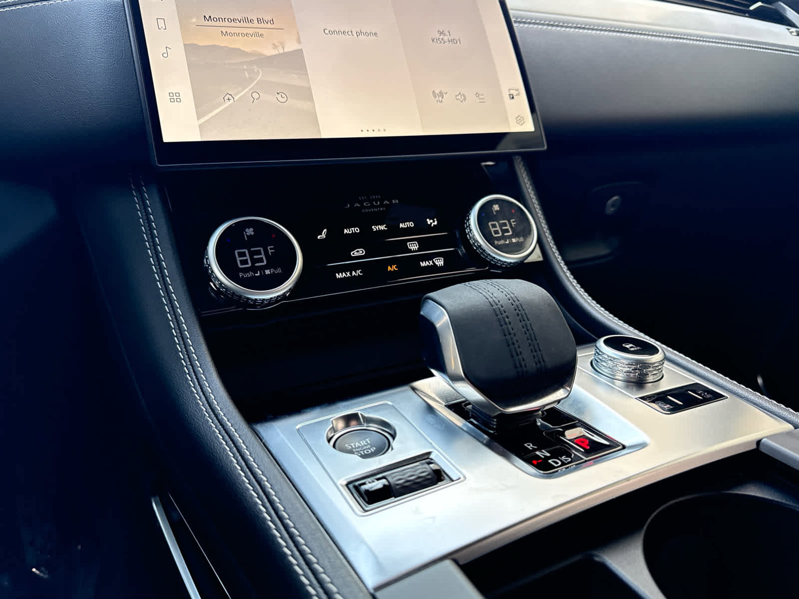 Certified 2025 Jaguar F-PACE R-Dynamic S image 10