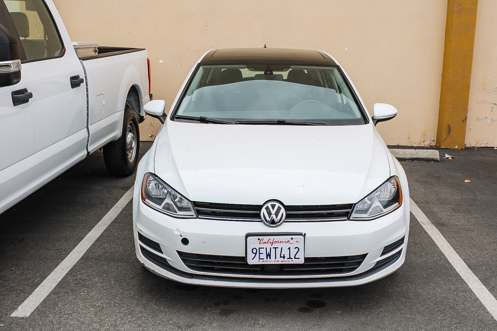 Used 2017 Volkswagen Golf Wolfsburg Edition FWD image 2